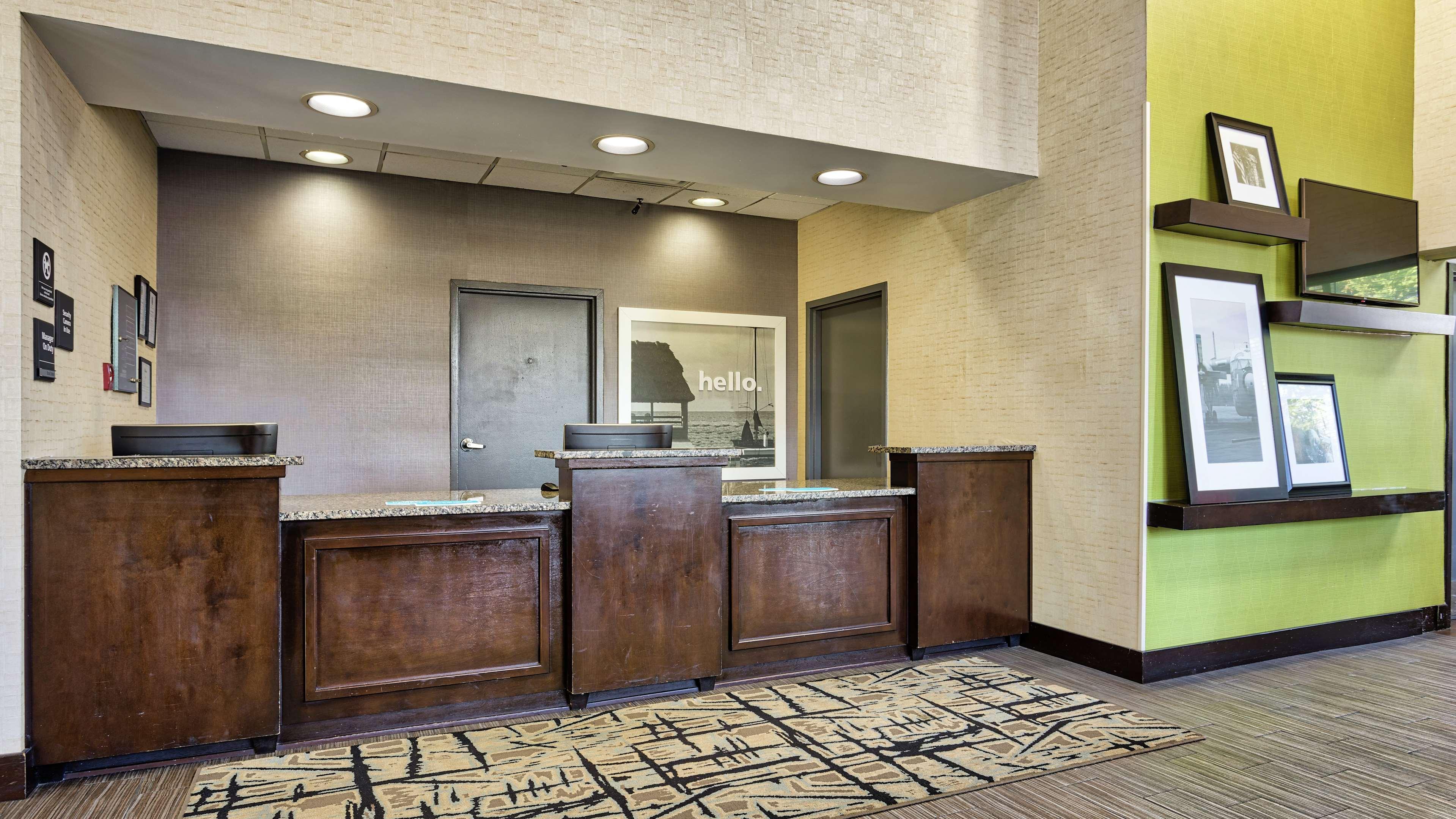 Hampton Inn Norfolk-Naval Base Exterior photo